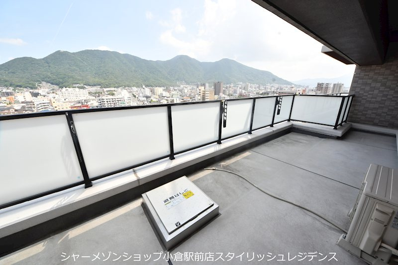 内山神岳ビルのバルコニー