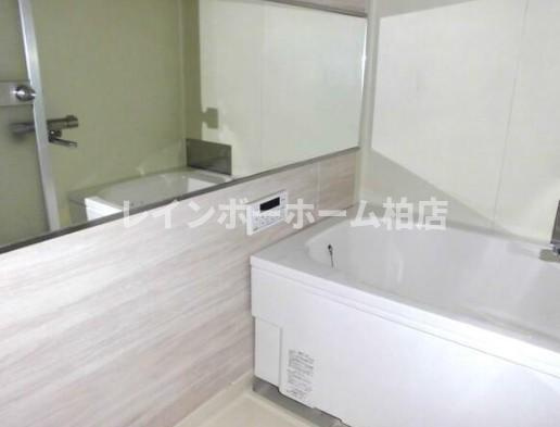 特典：仲介手数料が無料です!!の浴室|落ち着いた空間のお風呂です