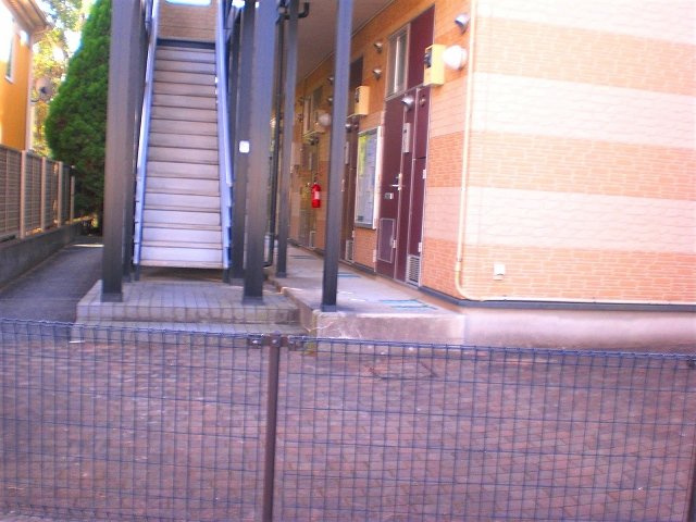 レオパレスグレール取手新町のエントランス