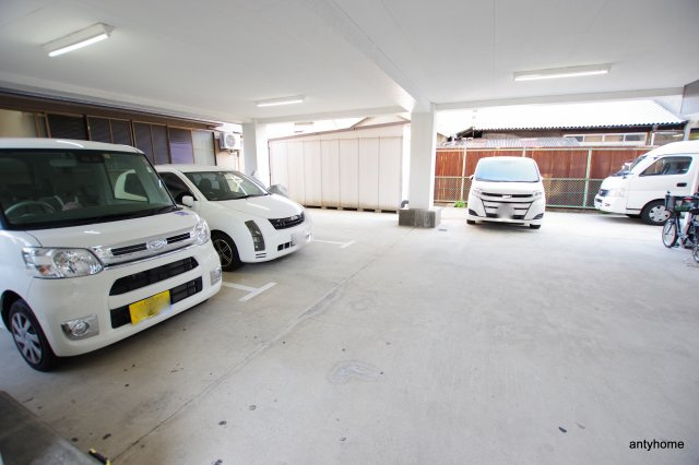 第4エンシンハイツ　仲介手数料無料の駐車場