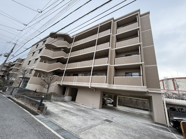 ラヴィア・フォーレ千里山の外観