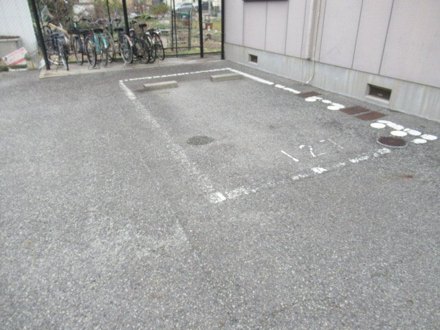 アイクスコートＫの駐車場