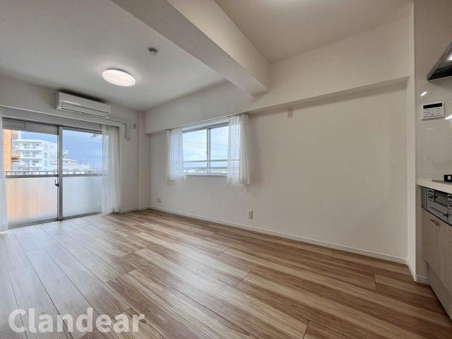 金町ハイツの居間・リビング|ドキドキの新生活も、安心してスタート。ぴったりの住まいを見つけませんか？クランディアが一緒に住まい選びをサポートします‼　まずは、お気軽にお問合せください　＃クランディア