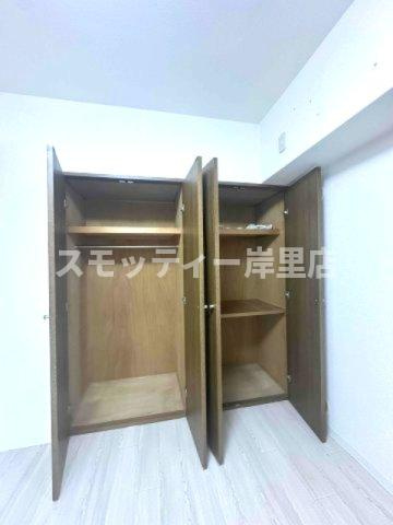 日宝ライフ岸里の収納