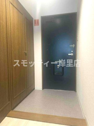 日宝ライフ岸里の玄関