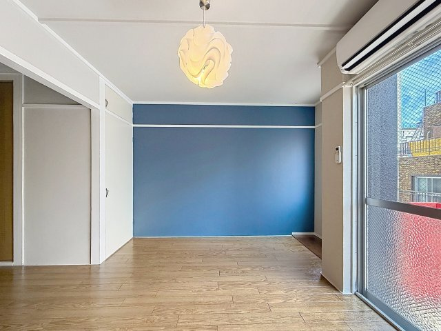 プルシャン天神橋の洋室