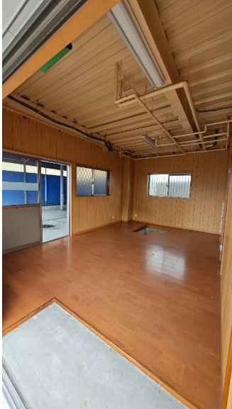 高槻市唐崎北貸店舗付き住宅の洋室