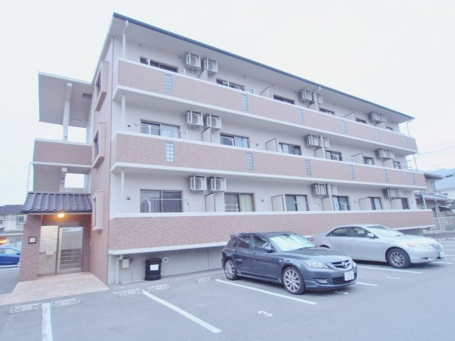 フラット府中の外観