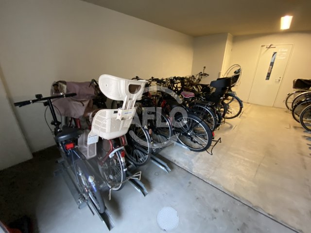 レシェンテ西梅田のその他共用部分|レシェンテ西梅田　駐輪場