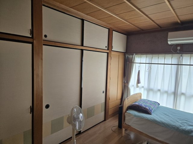 関市上白金の洋室