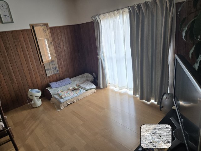 関市上白金の洋室