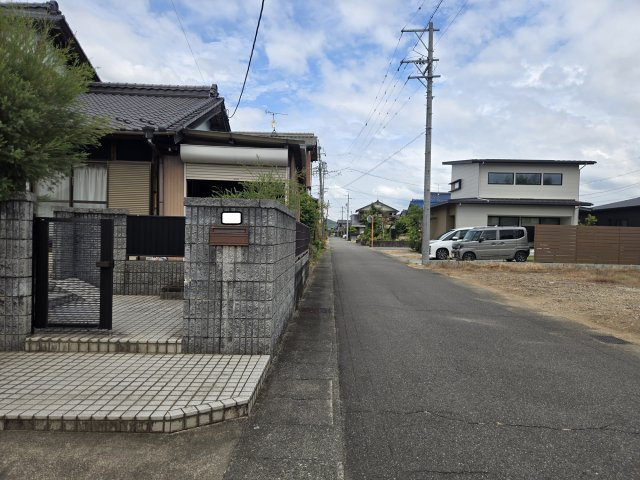 関市上白金の前面道路含む現地写真