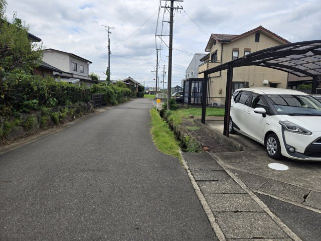 関市上白金の前面道路含む現地写真