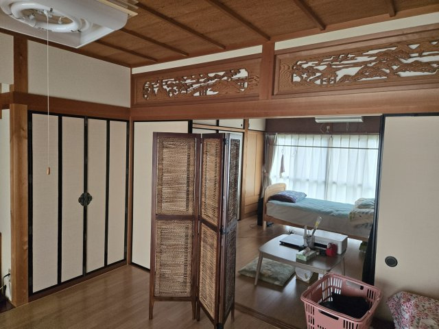 関市上白金の内装