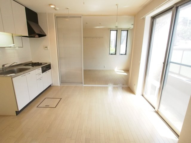 【居間・リビング】 | Raffine東山 | ※同物件別部屋参考写真