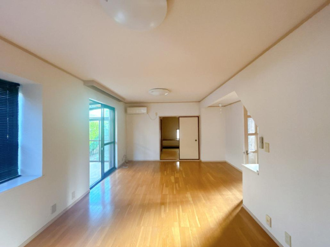【居間・リビング】 | 守谷市みずき野1丁目　中古戸建