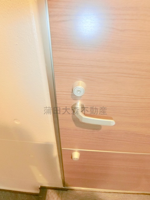 address HONHANEDA(アドレスホンハネダの玄関