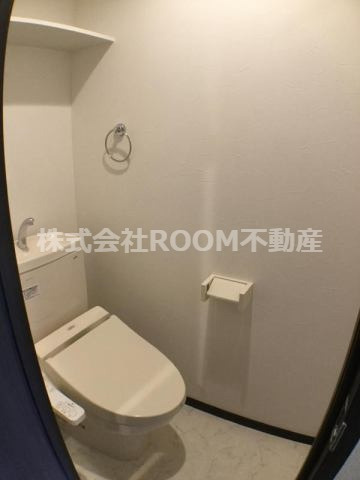 キートスグランデ天神のトイレ|落ち着いた色調のトイレです