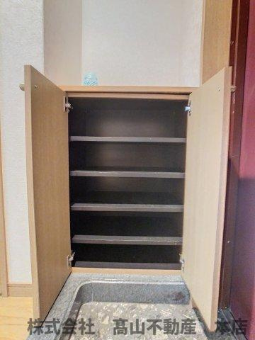 ギャラン文教の収納|※掲載写真は同タイプの別号室です。実際の仕様・設備は内見時にご確認ください