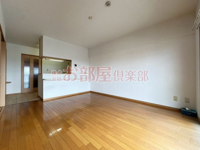 プロスペールSVの居間・リビング|こちらの居間で趣味の時間をお楽しみください