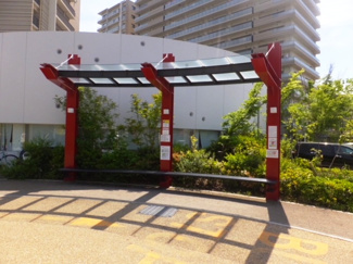 【エントランス】 | ミリカ・ヒルズⅠ街区 | ミリカ専用バス。出金時間帯には10分毎にバスが出ています。