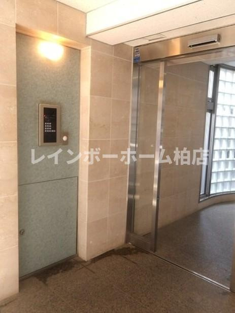 特典：仲介手数料が50％OFFです‼のエントランス|落ち着いたエントランスです