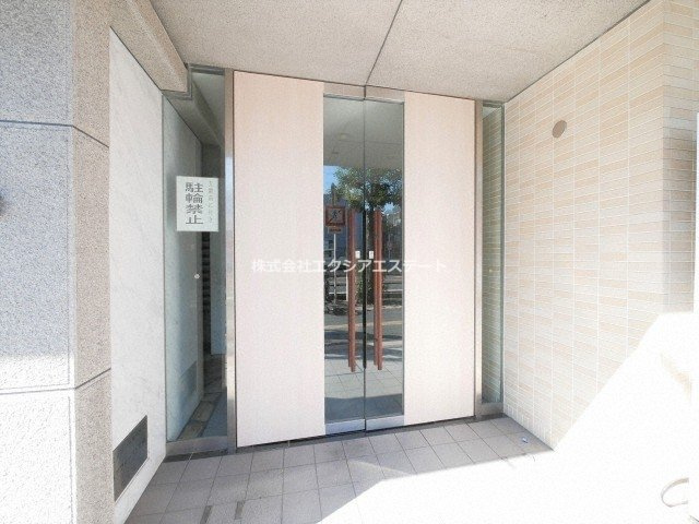 ピュアファースト花園のエントランス