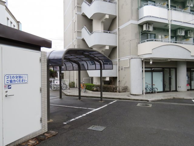 ウィンサムハイツの駐車場