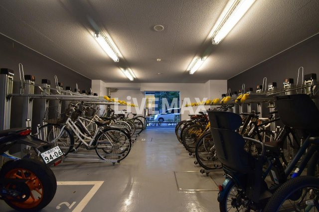 【駐車場】市谷仲之町　ビューアパートメント