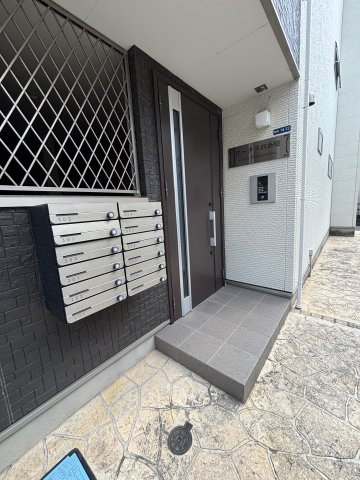 ロータス四条畷のエントランス