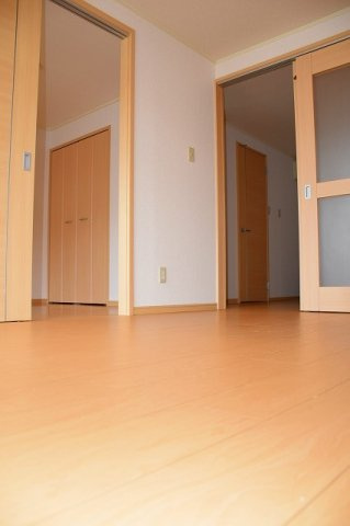 メゾンみさき　　刈谷市近郊の賃貸はクラスホーム刈谷店の内装|明るい色調の室内です