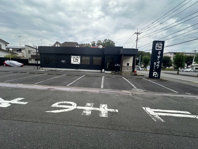 坂戸市伊豆の山町3-3店舗の駐車場