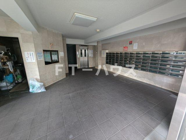 市川市原木１丁目の賃貸マンションのロビー