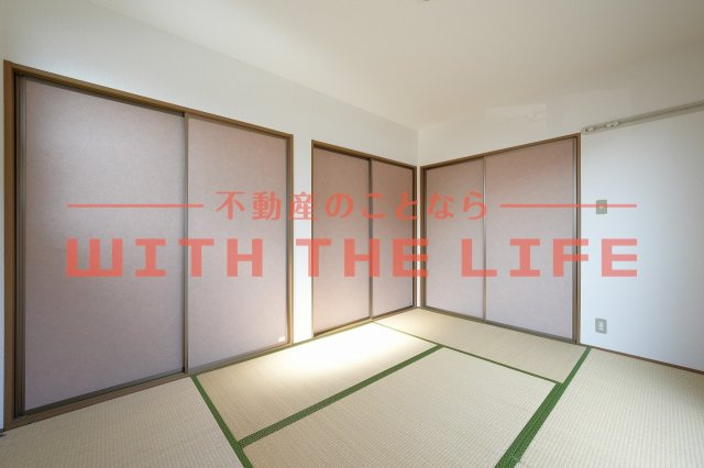 ファミール【10,000円キャッシュバック対象物件】の和室|畳の上でゆっくりとくつろげる和室です