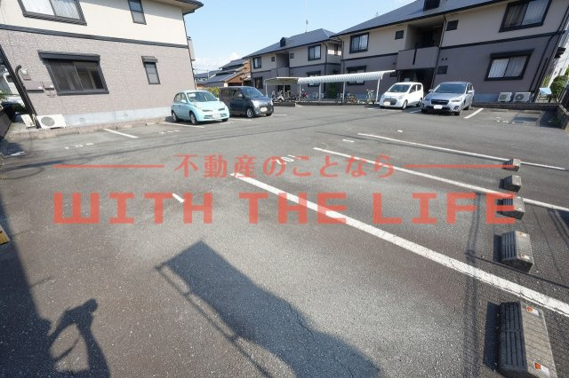 ファミール【10,000円キャッシュバック対象物件】の駐車場|駐車場です
