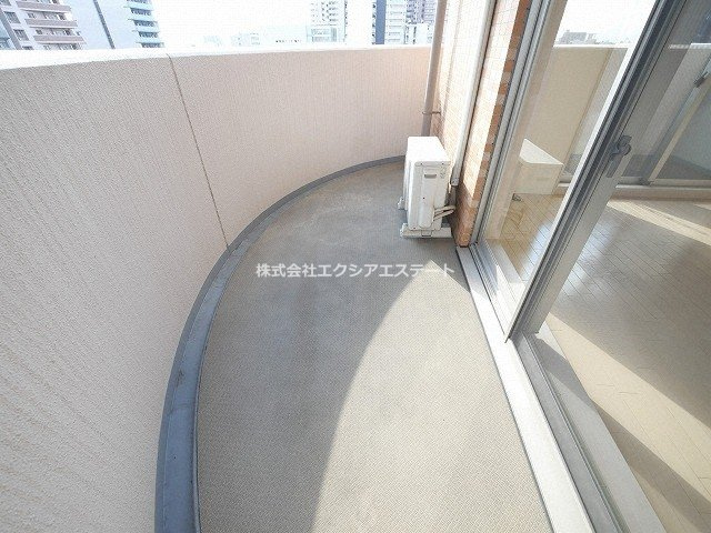エス・キュート上本町イーストのバルコニー