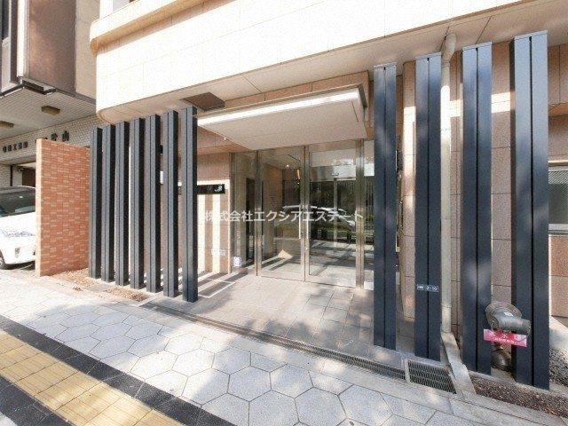 エス・キュート上本町イーストのエントランス