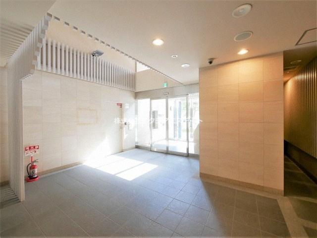 エス・キュート上本町イーストのロビー
