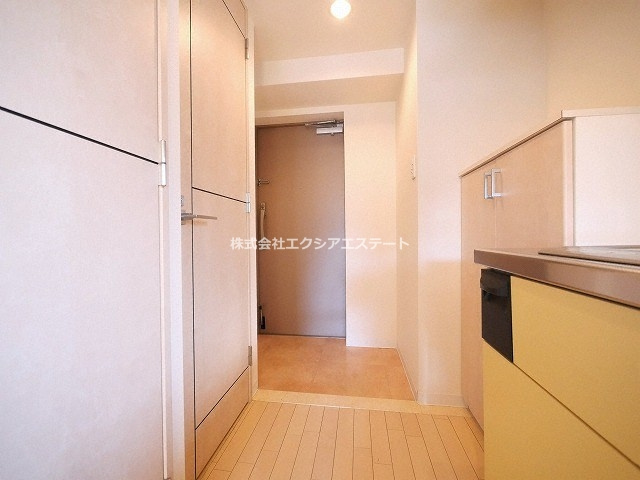 エス・キュート上本町イーストの玄関