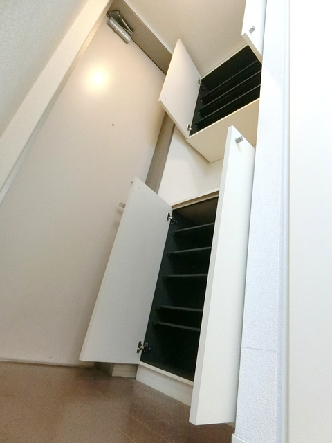 メゾン．ラフィネの玄関