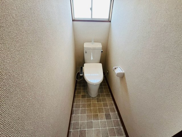 筑西市幸町門井 リフォーム物件　のトイレ|〇トイレ〇
クリーニング済み、温水洗浄便座です。
2026年8月撮影