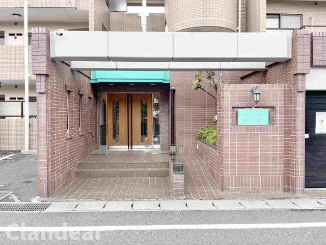 ワコーレ松戸のエントランス|ドキドキの新生活も、安心してスタート。ぴったりの住まいを見つけませんか？クランディアが一緒に住まい選びをサポートします‼　まずは、お気軽にお問合せください　＃クランディア