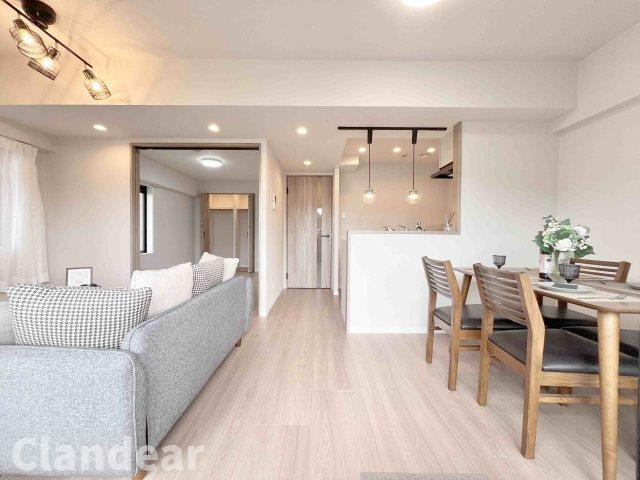 ワコーレ松戸の居間・リビング|ドキドキの新生活も、安心してスタート。ぴったりの住まいを見つけませんか？クランディアが一緒に住まい選びをサポートします‼　まずは、お気軽にお問合せください　＃クランディア