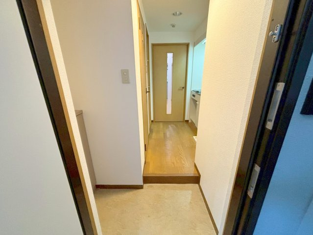 エスリード新大阪第7の玄関