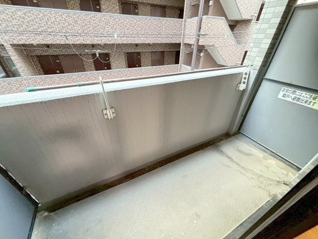 エスリード新大阪第7のバルコニー