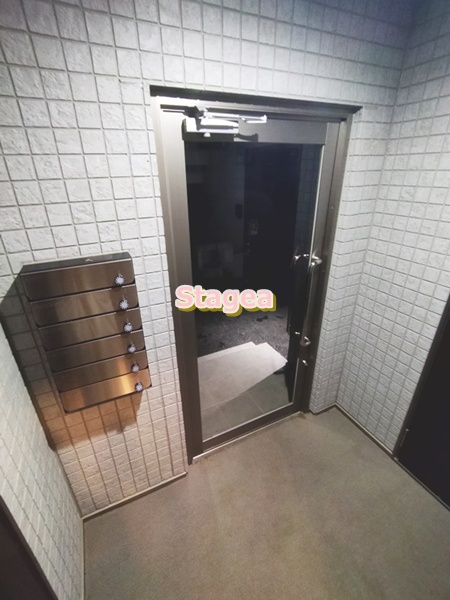 アルーム大和田のエントランス