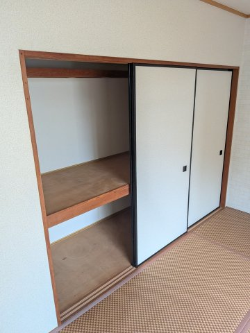 【収納】 | コーポひまわり | お洋服もたくさんしまえます
