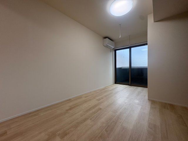 府中市若松町１丁目のアパートの洋室