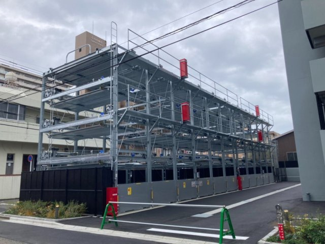レーベン宮崎 one  towerの駐車場