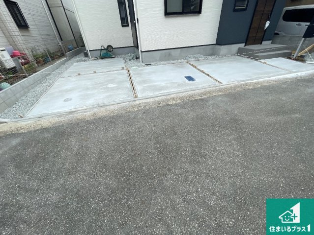 加古川市平岡町一色　第11期　新築一戸建ての駐車場|2台分の駐車スペース有り！急な来客でも安心です！